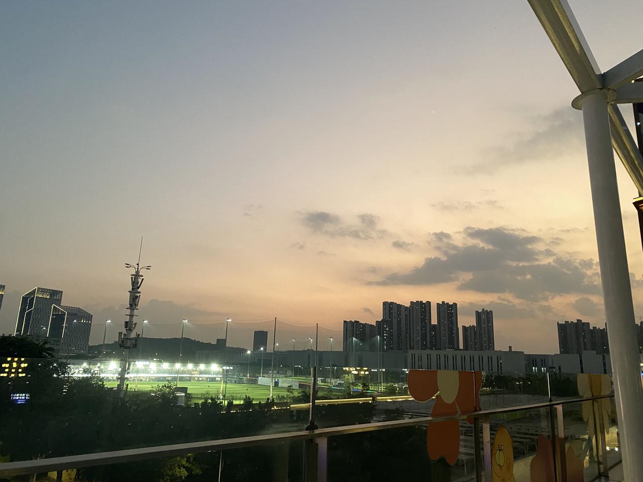 怎么办？才四十三岁，已没有物欲。对穿衣不再讲究，不愿意出门，也不爱收拾打扮自己。