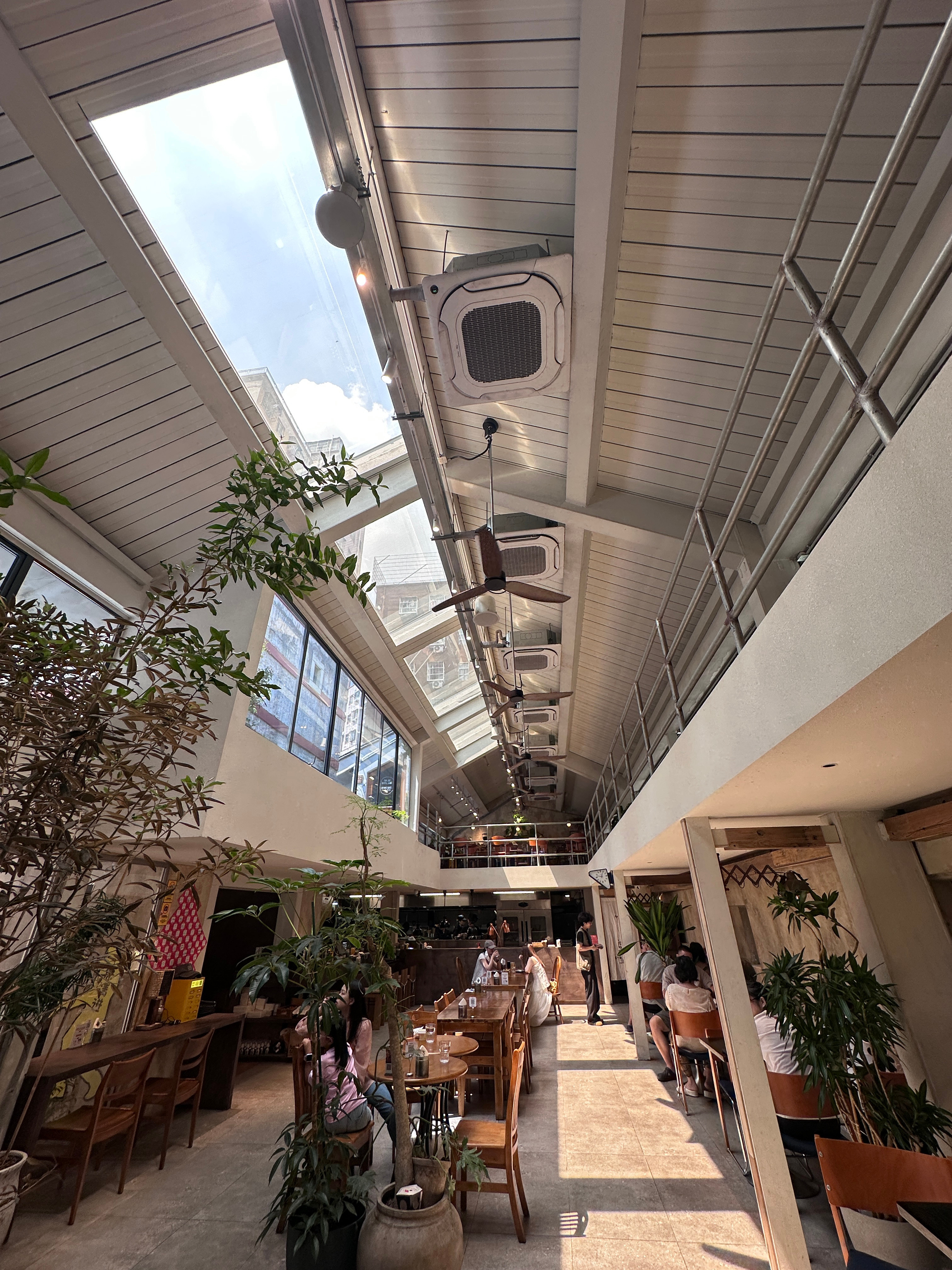 很久很久没上绿道了  18㎞已经是很喘半吨餐厅尝尝鲜 真不错！！跑步 深圳·半吨