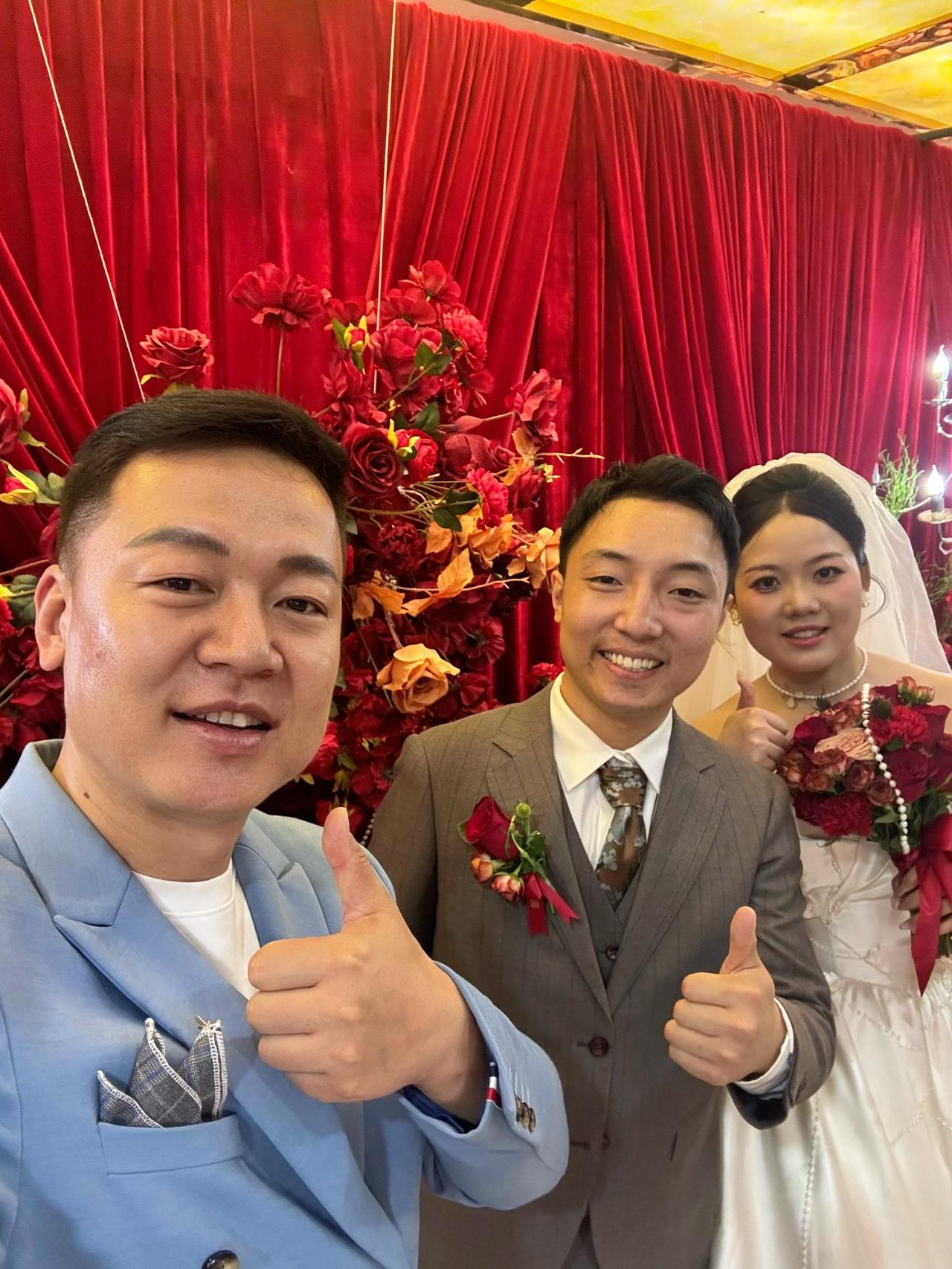 今天主持以前在二中学生的婚礼婚礼主持人 主持人大王 婚礼喀什