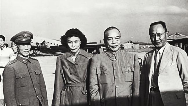 南天王陈济棠逃港时偶遇一产妇，众人怕惹事反对收留，陈念其可怜让其同行。不料日军盘