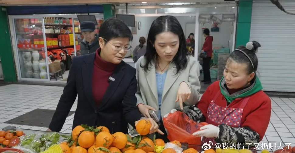 这届年轻人让中式生活走向世界当外国网友喊着要学普通话、来中国当“中国辣妹”时，我