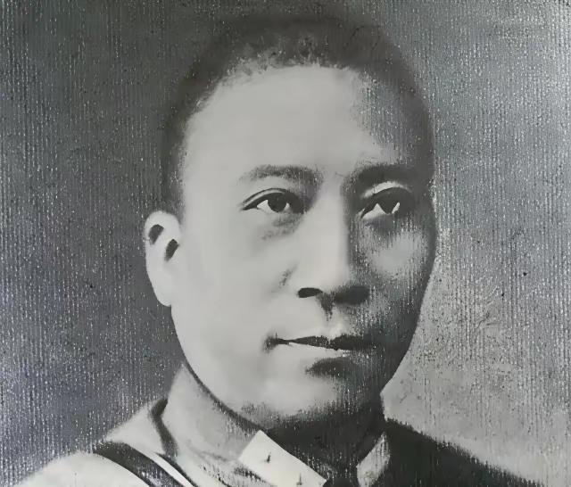 张学良熬到九十几岁，终于没忍住抖了个猛料——当年西安事变，真正挑头的是杨虎城，他