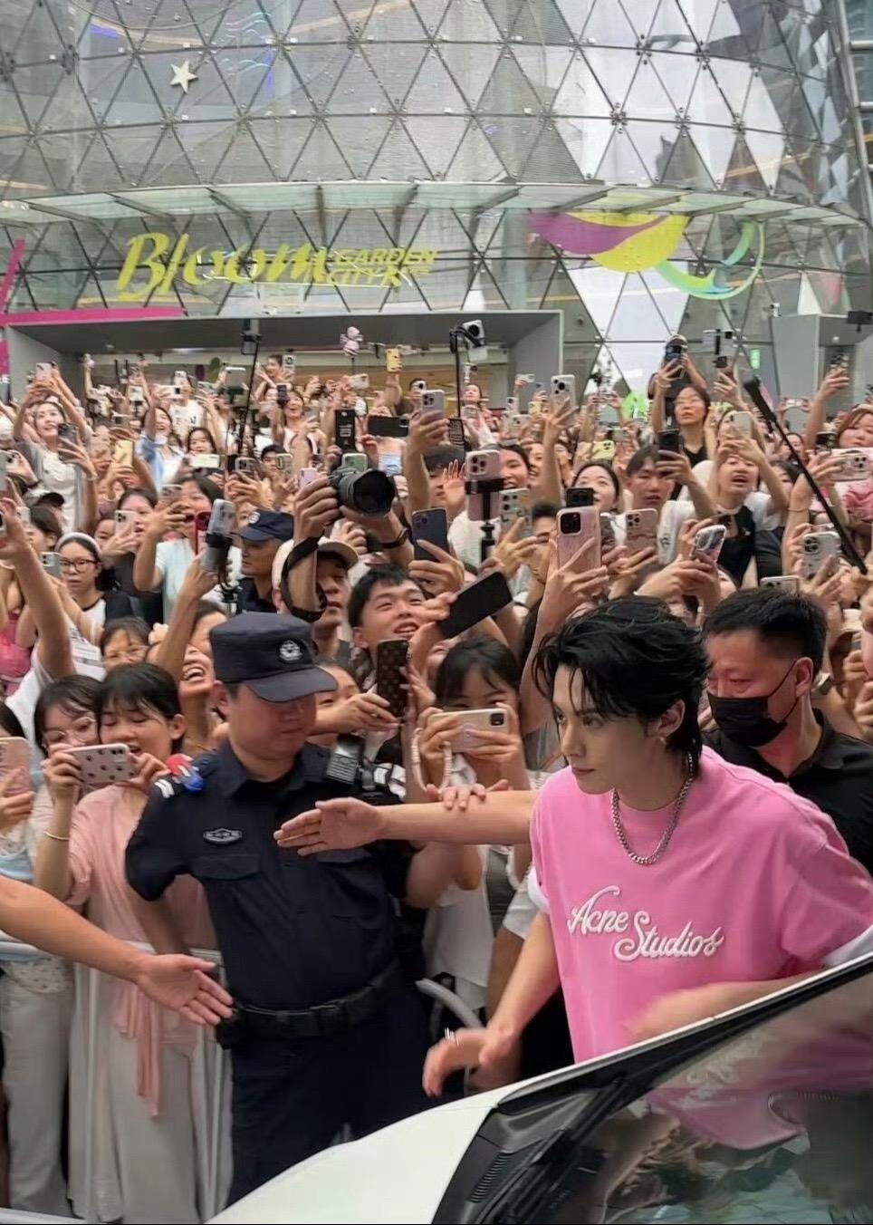 浓颜系帅哥顶级天花板王鹤棣巧乐兹品牌代言人