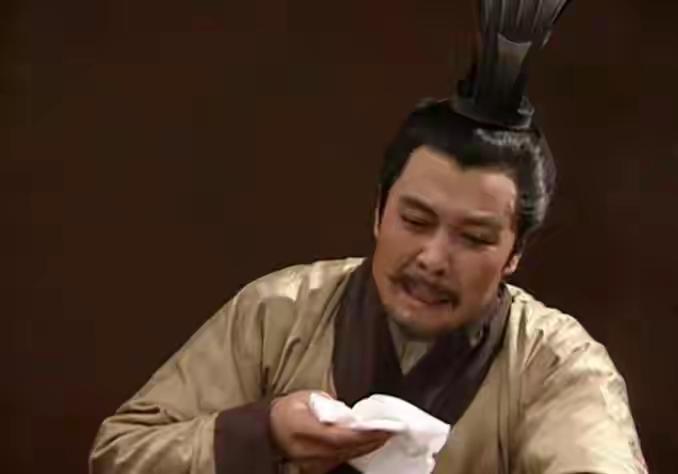 古代最会“哭”的皇帝，竟然靠眼泪保住了江山？
说起皇帝，大家第一反应是什么？龙袍