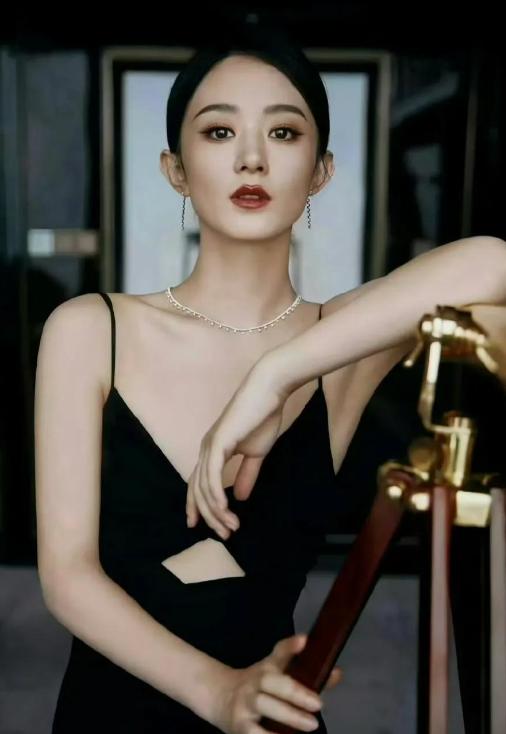 赵丽颖能拿视后大满贯，根本不是因为幸运，是她对自己够“狠”。

圈里漂亮、努力的