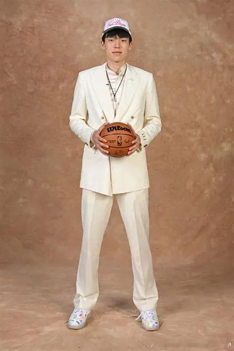 杨瀚森在对阵森林狼的比赛中替补出场5分钟得到2分1板1断，NBA生涯总得分正式超