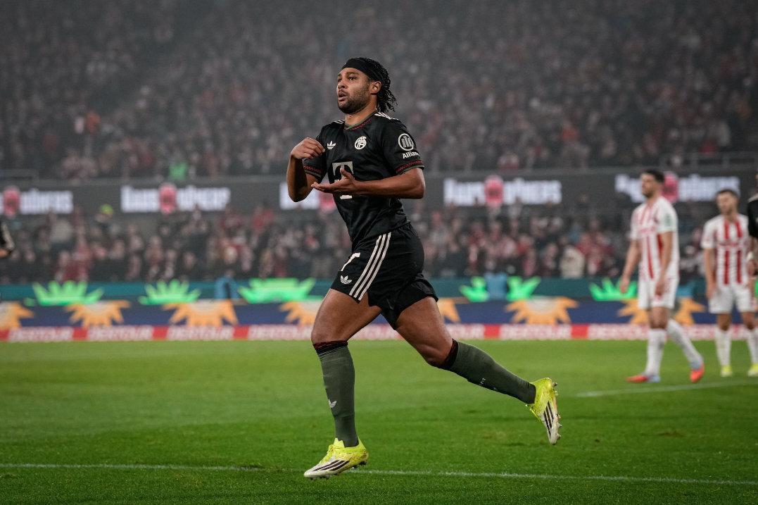 热刺已询问格纳布里的转会可能性，但球员方面回应称，拜仁才是他的首要目标，双方正在