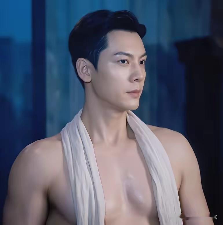我就纳闷了，陈伟霆也40岁了，老婆娶了，孩子也生了，但他的身材怎么还这么好？娱乐