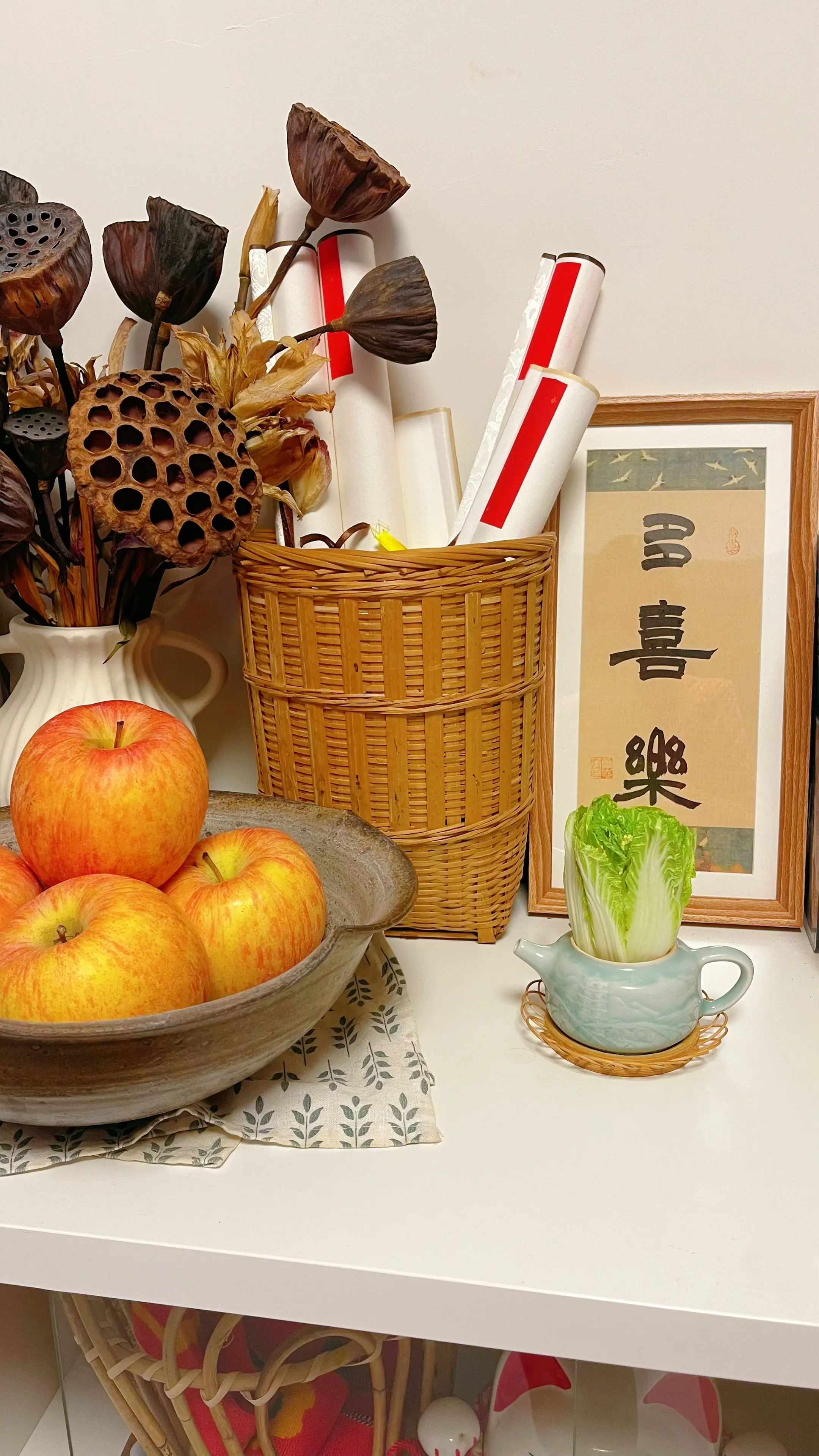 一个被娃儿打碎了壶盖的茶壶……