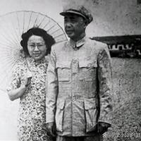 1952年，49岁开国上将迎娶为发妻治病的医生：这是妻子临终时遗愿
 
咱先把主