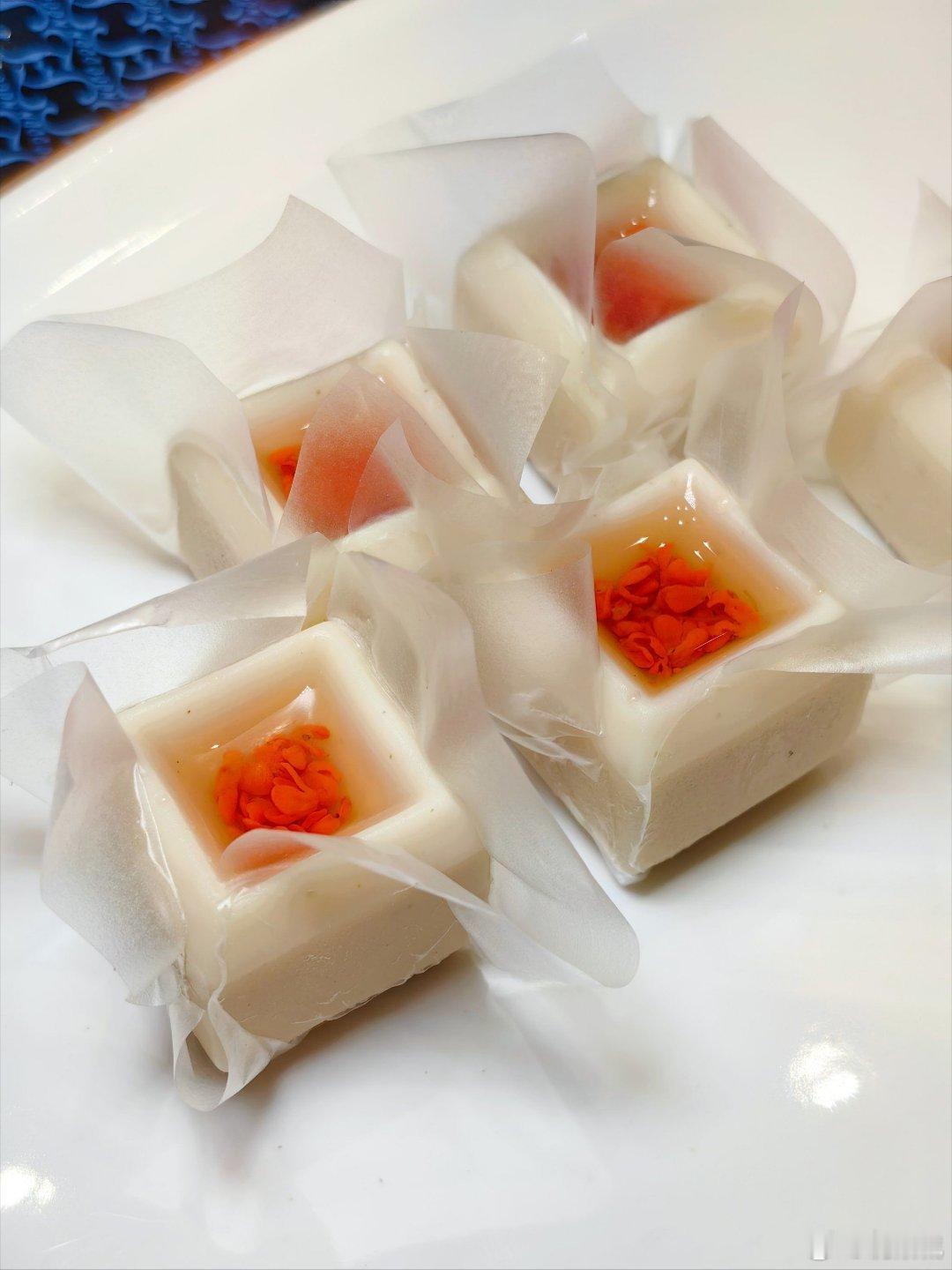 一口尽是食材本真的惊艳～不张扬却藏百味，每一口都是食材最本真的惊艳，这才是刻在D