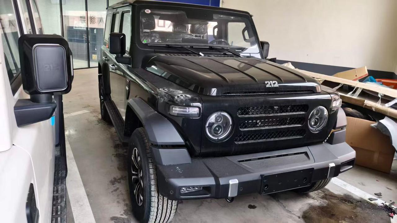 🚗212 T01 2.0T 柴油版 指导价:165900 车顶划痕包修复，质保