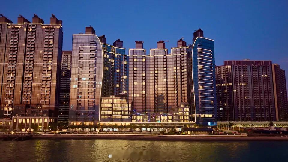 香港主体经济香港股市香港楼巿银行金融  「九龍啟德樓王｜天玺 ‧海四房戶逾1.6