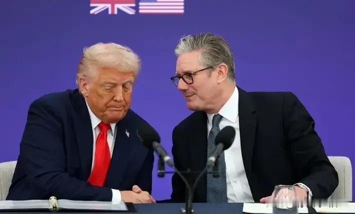 想当北约秘书长！

刚被迫辞去英国首相的斯塔默，没有好好反省自己，又盯上了北约秘