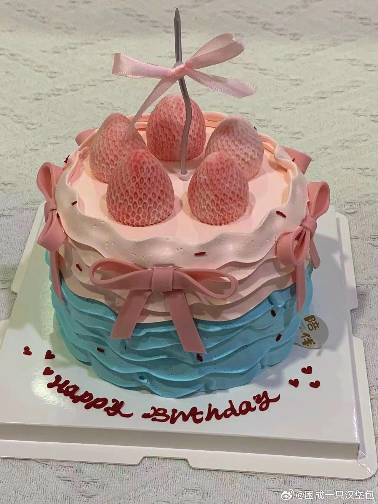 生日排面的重要性我后知后觉见过很多人拥有满满的生日排面之后才幡然醒悟，我们向往的