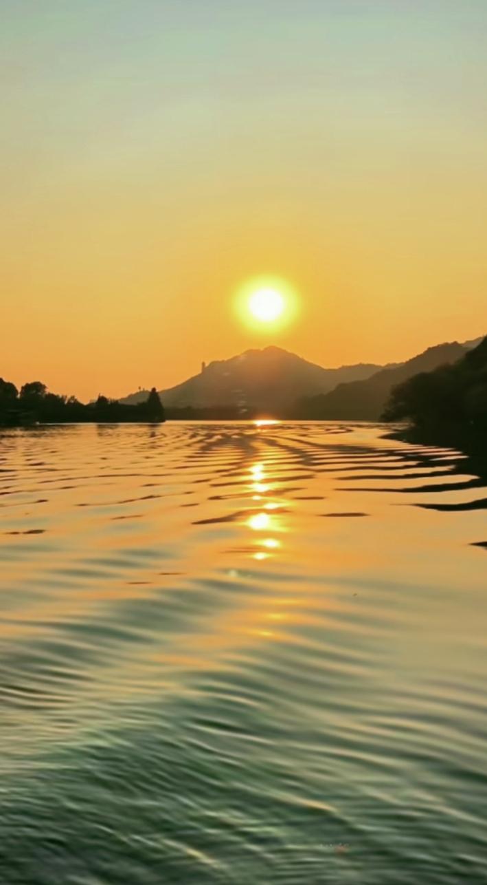 冬日生活打卡季 冬日去杭州金沙湖公园，邂逅绝美的晚霞倒影，简直太浪漫！
总占地面