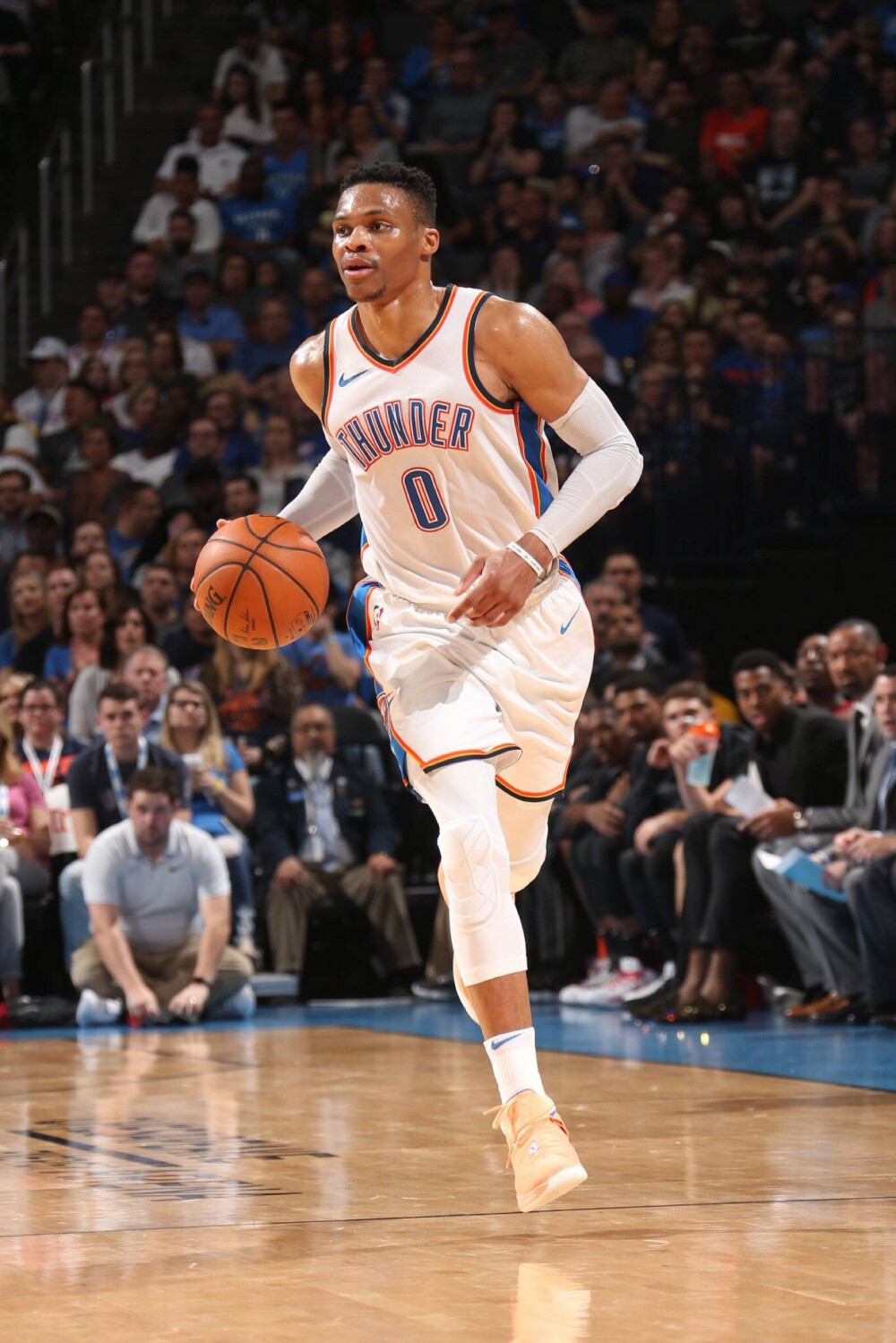 威少宣布退役 NBA传奇巨星 历史三双王威斯布鲁克在自由市场遭遇冷落 不过国王还