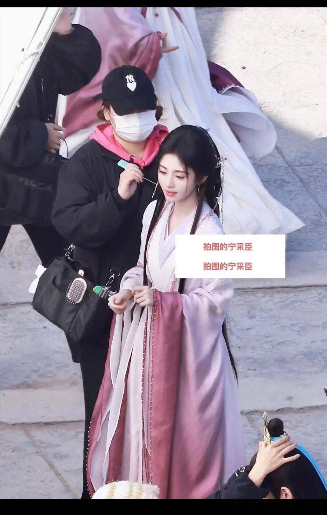 鞠婧祎、宋威龙#千香# 路透，男帅女美 ​​​