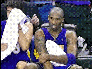 NBA 科比的好胜心！年轻的埃文斯初生牛犊不怕虎，封盖科比，本以为是高光时刻。不