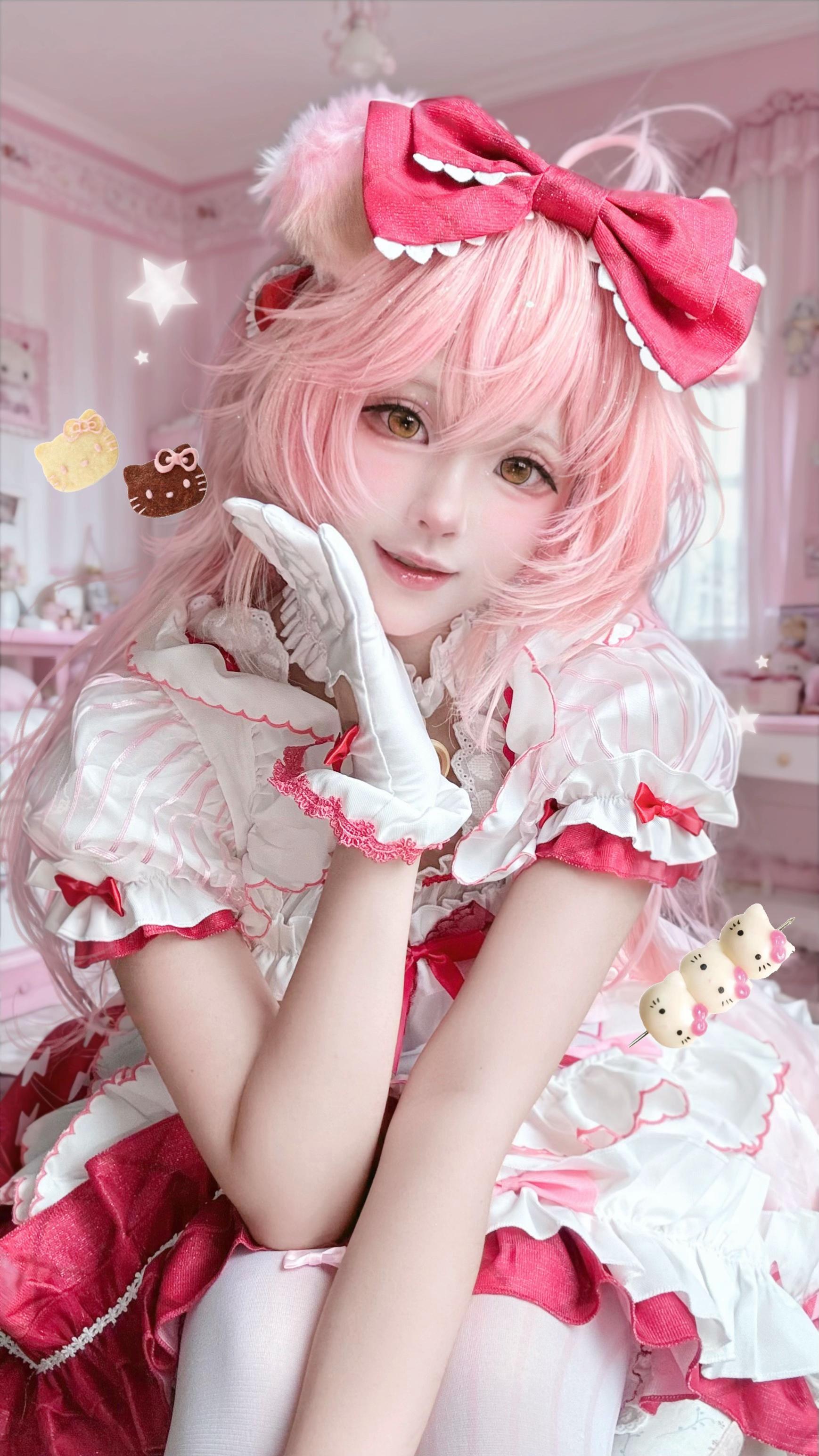 博士今天吃草莓小蛋糕