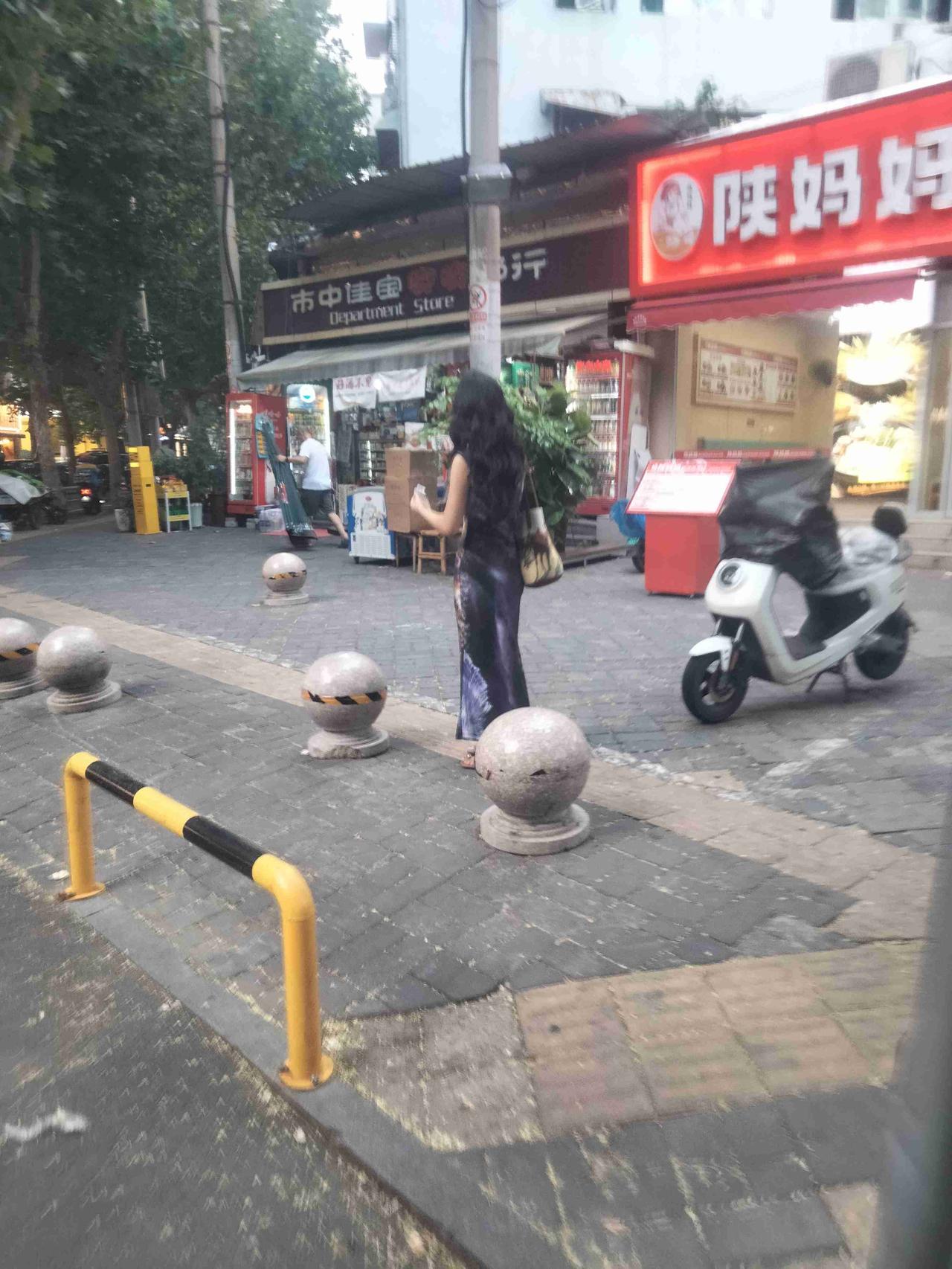 我的今日状态：😁轻松愉快
我这里的天气：☀️晴天