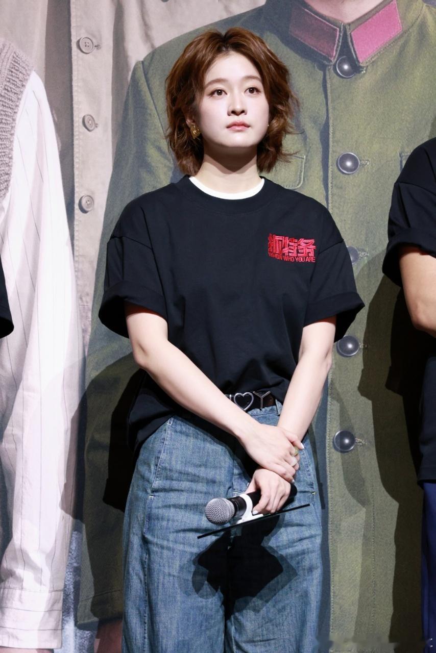 刚才回放18年前《射雕》花絮，再看如今电影海报，我直接破防。胡歌张雪迎这缘分，像
