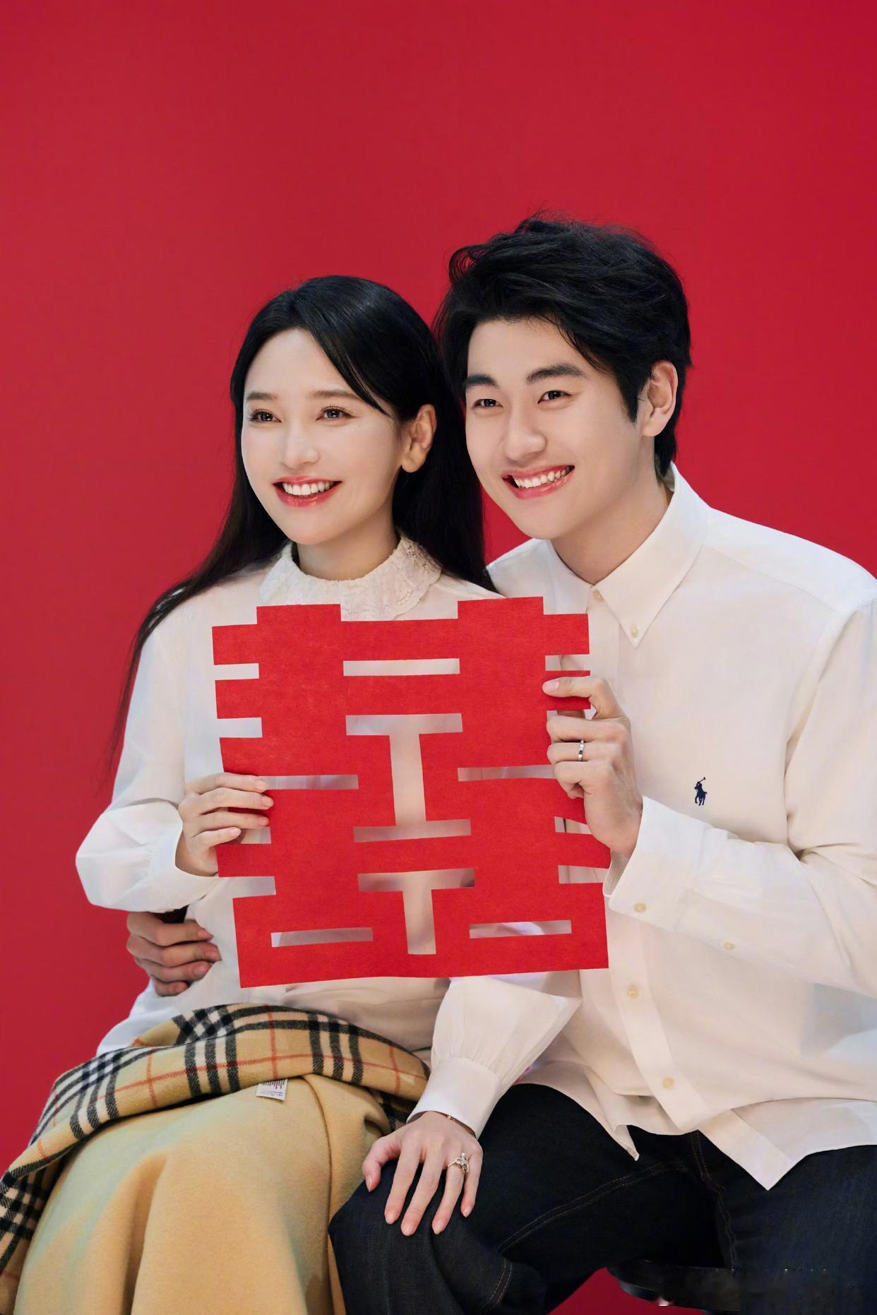 1.何炅现在都学乖了，尽可能不与老搭档们同台，他精力跟不上也不愿再帮别人收拾烂摊