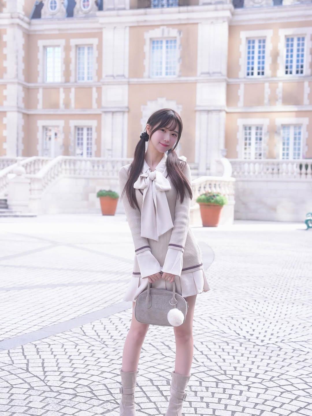 浅色系穿搭yyds 针织裙+短靴，韩系女主即视感