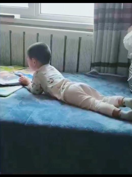 没有伴的童年！[害羞][害羞][害羞]

现在年轻人的压力太大，即使国家放开生育