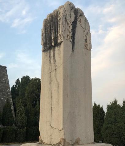 武则天那块碑，为什么一片空白？

陕西乾陵，武则天的墓前，立着一块奇怪的碑。将近