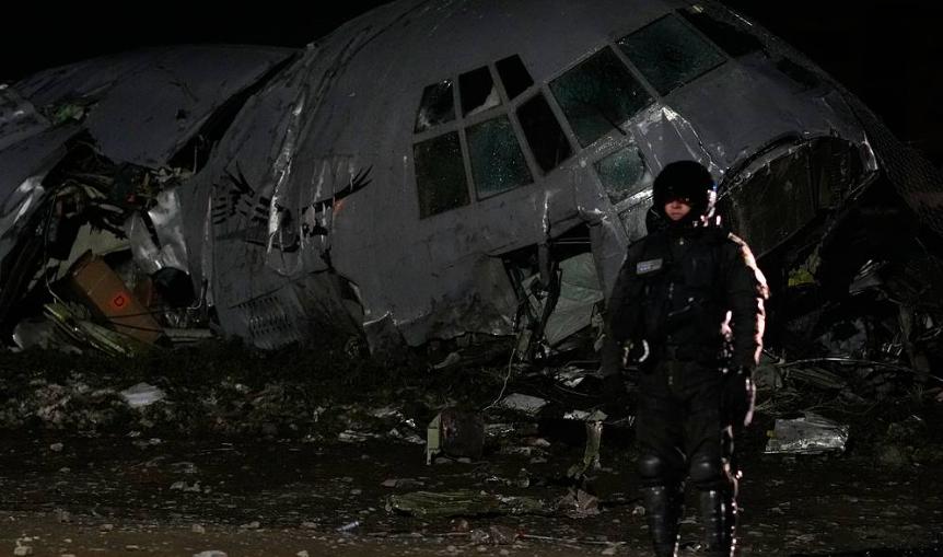 玻利维亚飞机失事，15人死亡，28人受伤
.玻利维亚埃尔阿尔托市的飞机坠毁事故造