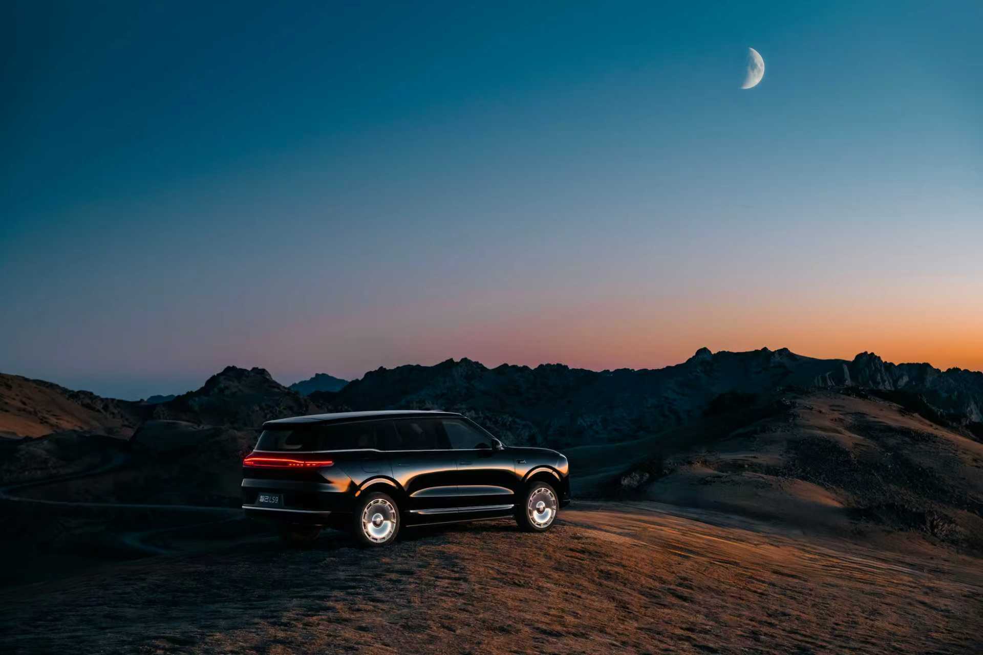 开工大吉，7年0首付来了。智己汽车推出超强新春购车权益：即日起至3月15日，购买