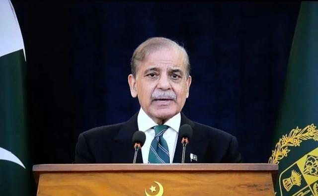 壮士断腕还35亿美元“赎身费”！巴基斯坦硬刚阿联酋：钱我还你，这回我不跪了。
最