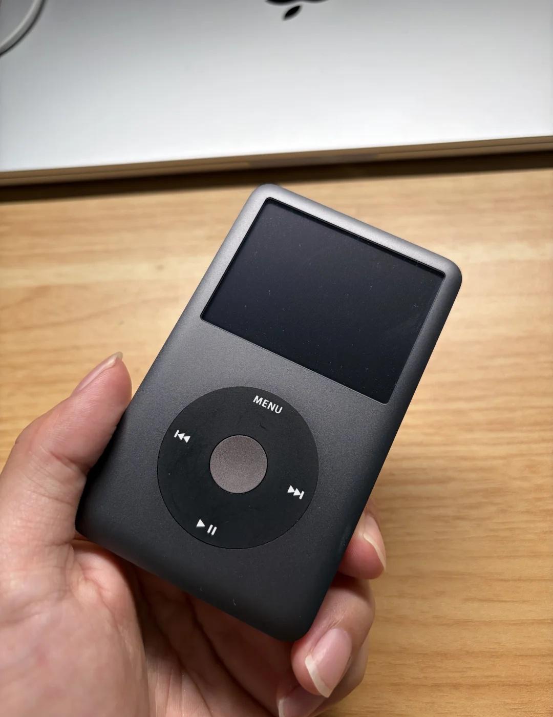 黑色经典
iPod