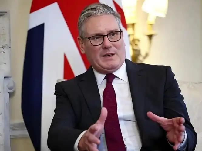 最近英国干了一件刷新全球三观的事，把西方喊了几百年的“契约精神”“产权保护”，彻