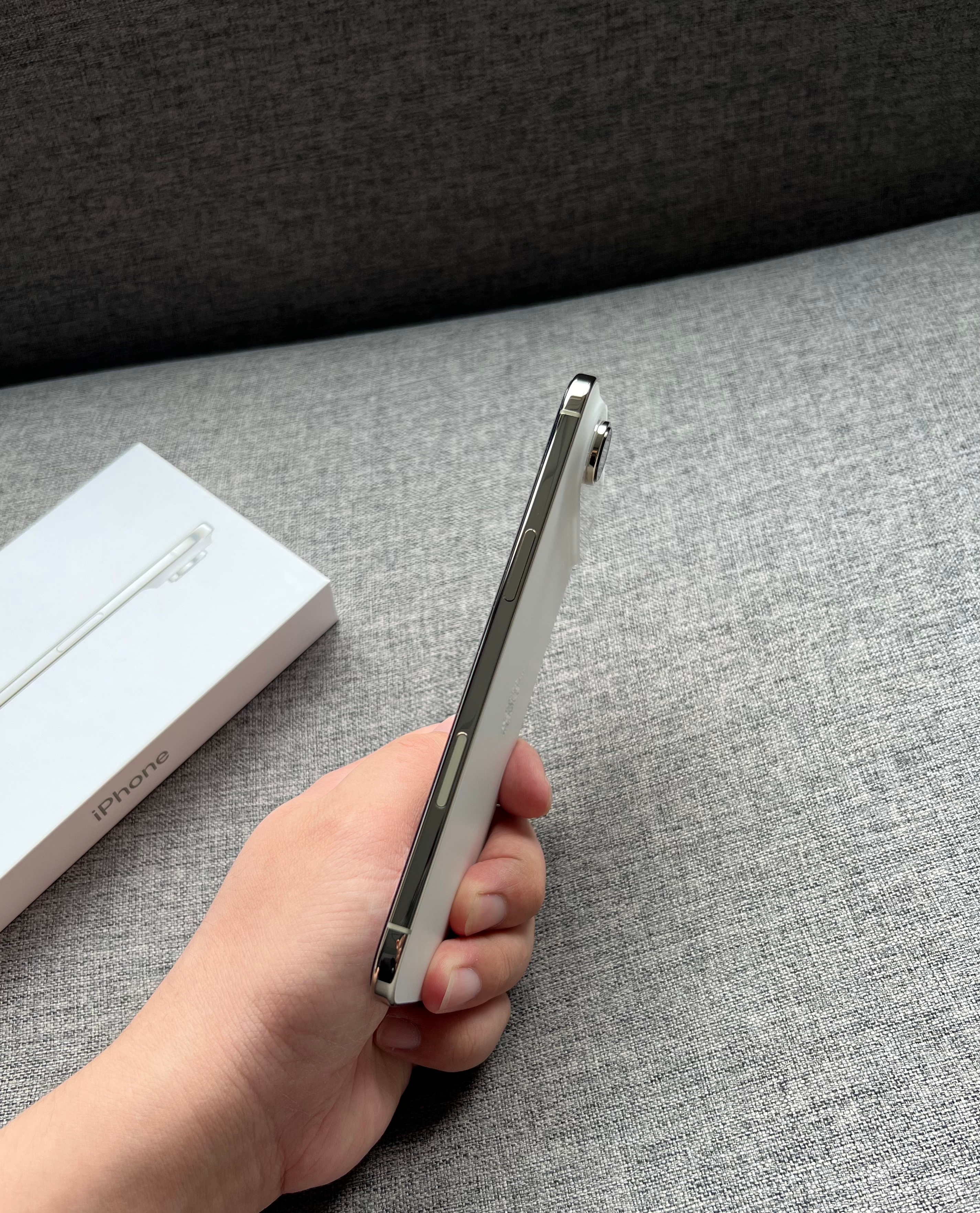 iPhone Air 256G金色，99新全套，基本闲置，🔋仅循环4次，全国联