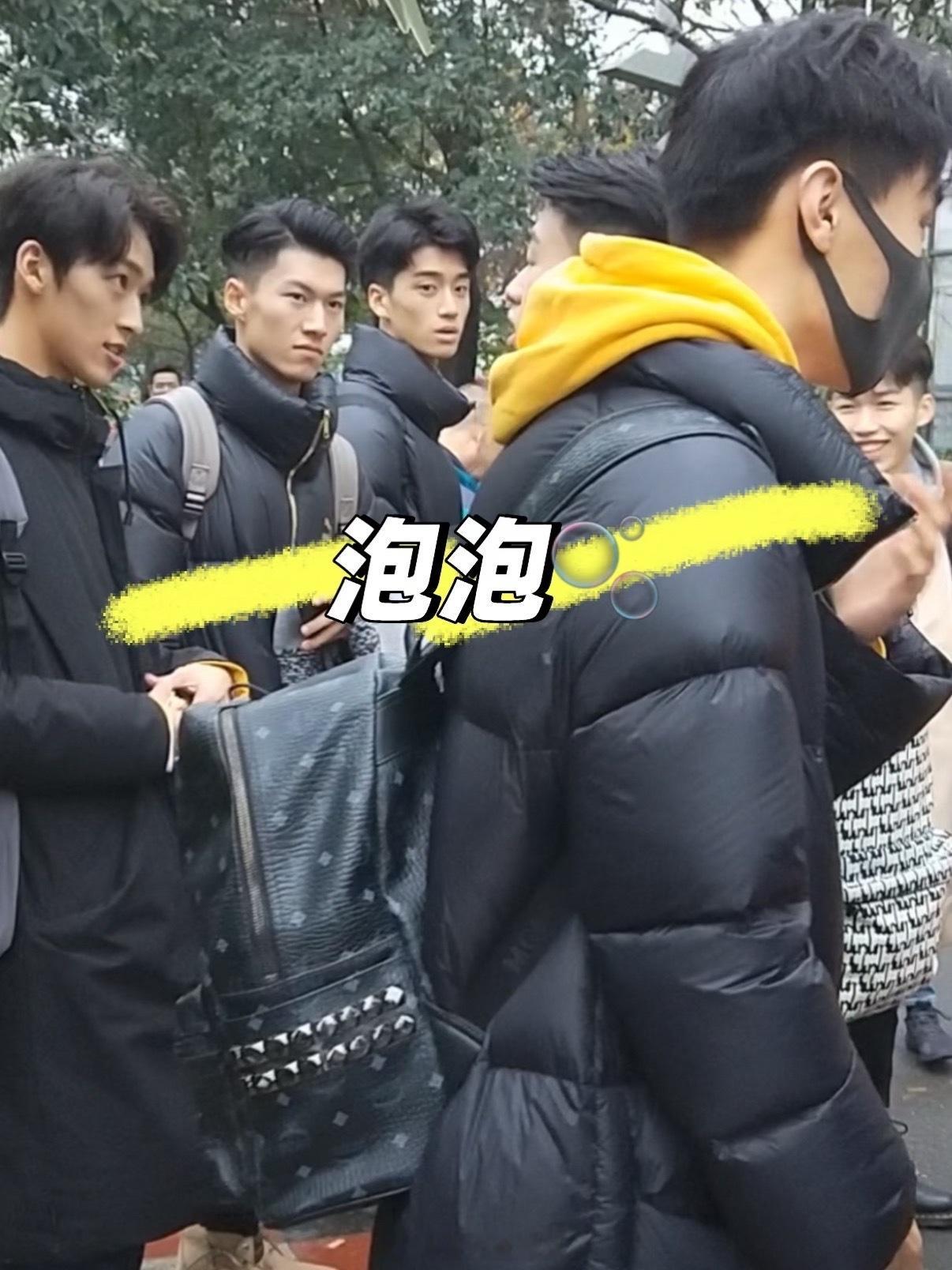 居然是八年前！张康乐何洛洛艺考照张康乐何洛洛一起艺考