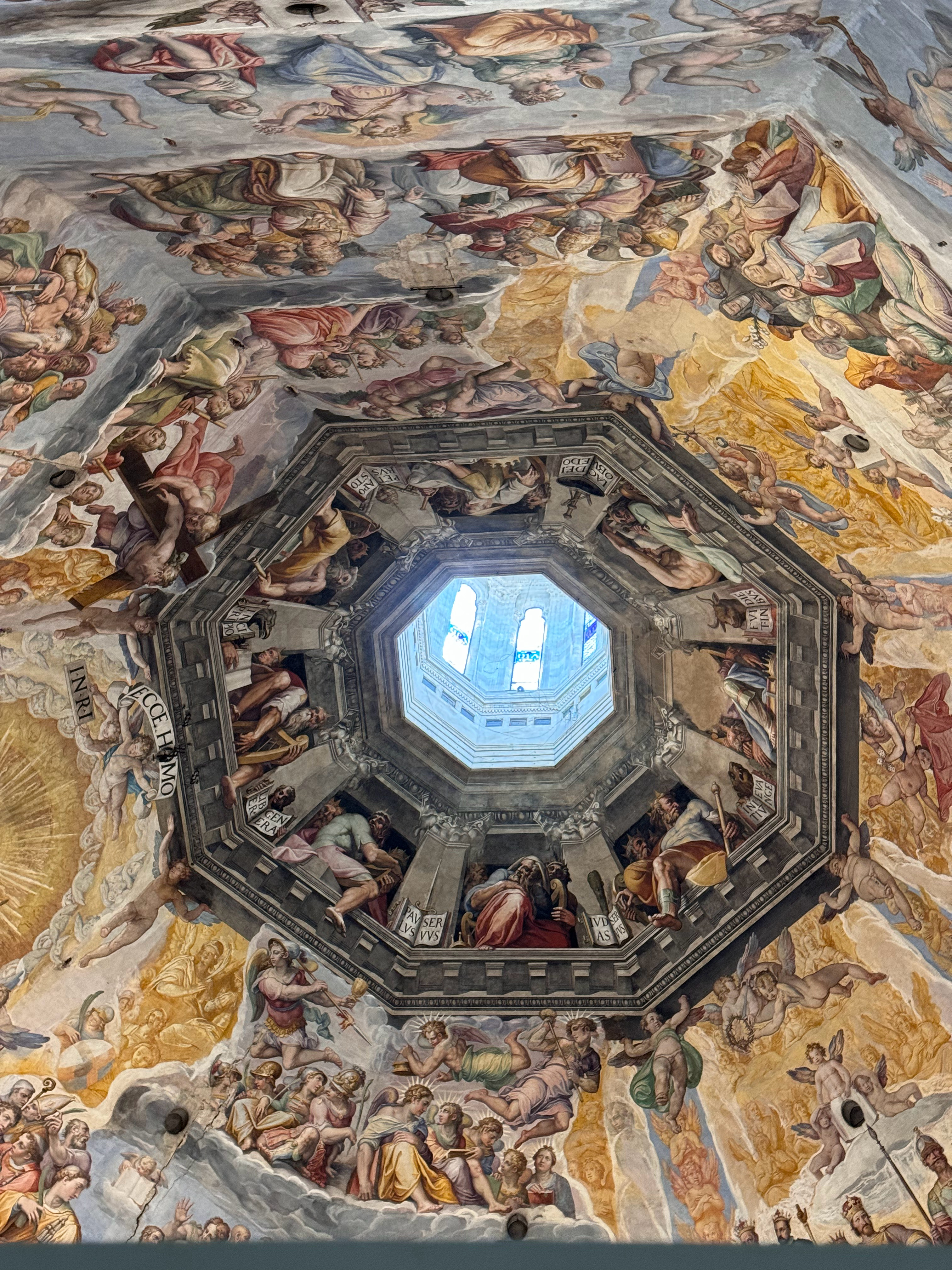 来美术馆啥的欣赏了几圈，发现自身艺术细胞还是太少了看到了p4的沈腾叔叔哈哈哈哈 