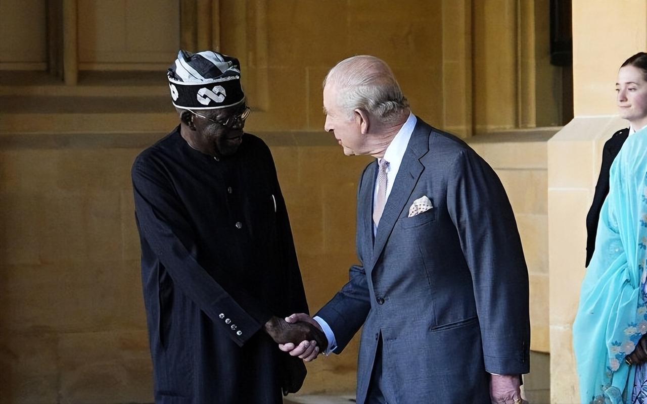 查尔斯国王和卡米拉王后在温莎城堡欢送尼日利亚总统夫妇！
3月19日，尼日利亚总统