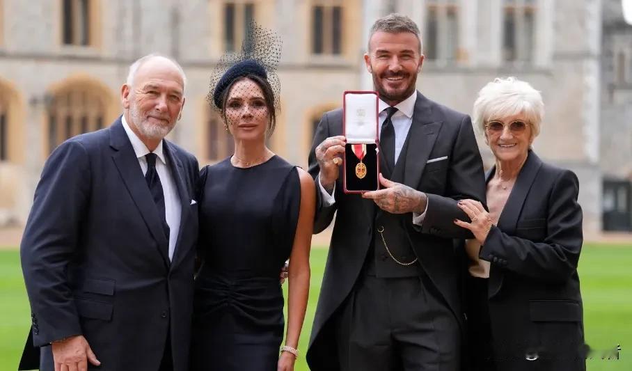 贝克汉姆哭了几个月？查尔斯国王授勋背后真相曝光，网友炸锅了！

哇塞！你们绝对想