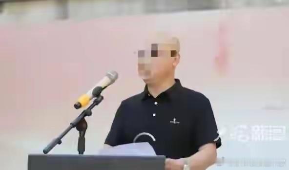 吉林师范大学附属中学领导，在工作群发信息:   亲爱的，你一天干了多少工作呀，太