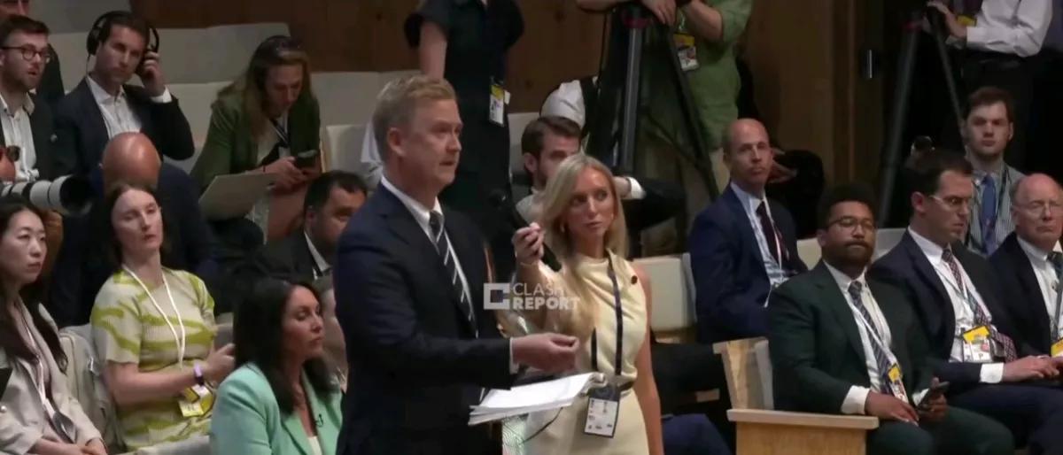 CNN报道，当地时间17日，正在参加G7峰会的美国总统特朗普，在接受媒体采访时表