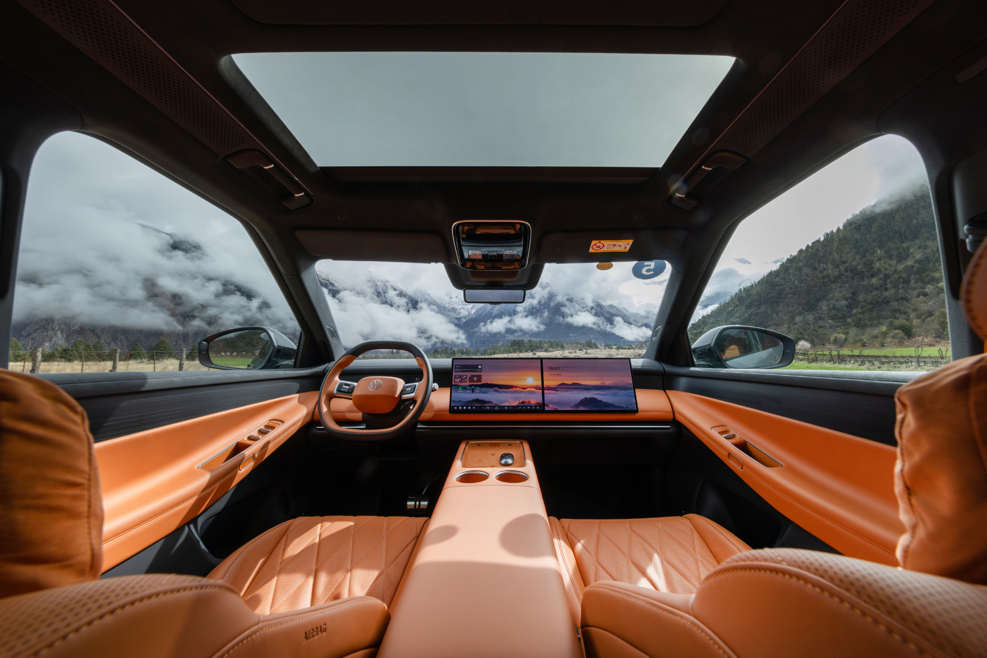 买大尺寸SUV最看重什么？必须是全场景的从容感！这台全新德系旗舰把体验做到了极致