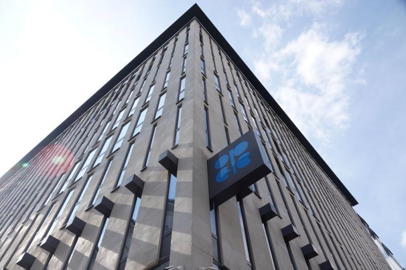 阿联酋突然退群欧佩克：中东乱局捅刀，是利己背叛还是破局求生？

中东战火纷飞、全