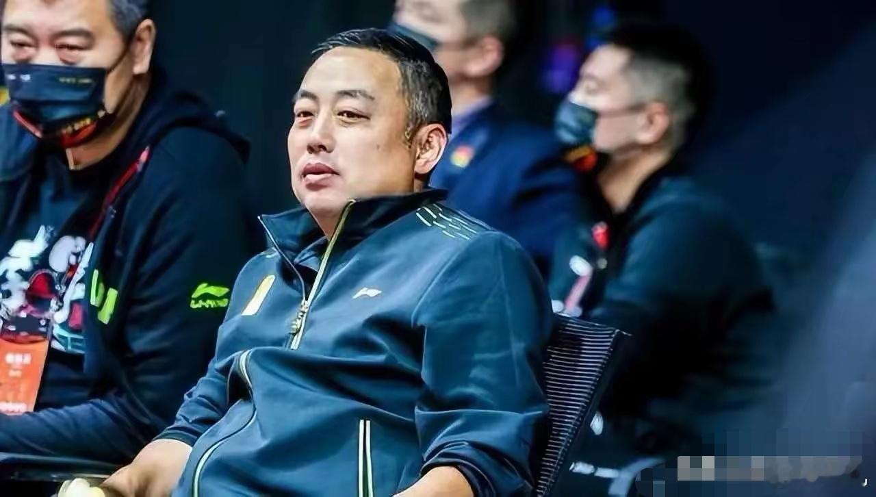 中国大满贯赛，刘国梁立马要提醒 3 个人：​1、找到林高远，提醒他，家门口再输外