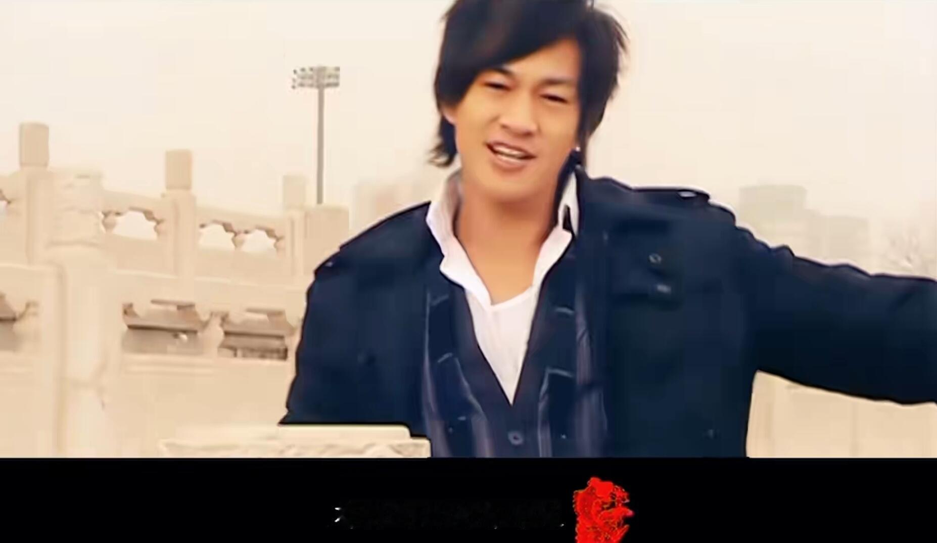 歌词属实是对应人物了我就记得小时候他真的很红啊，最有印象的就是《风云》和《梁山伯