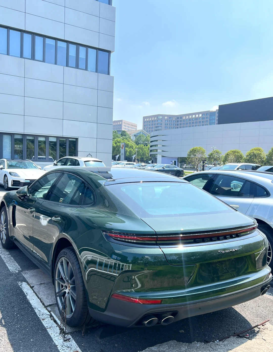 橡树绿panamera 室外图