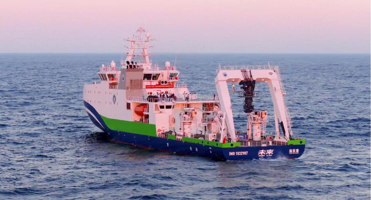 1. 我国首艘深远海绿色智能技术试验船“未来”号首航深海：我国首艘深远海绿色智能