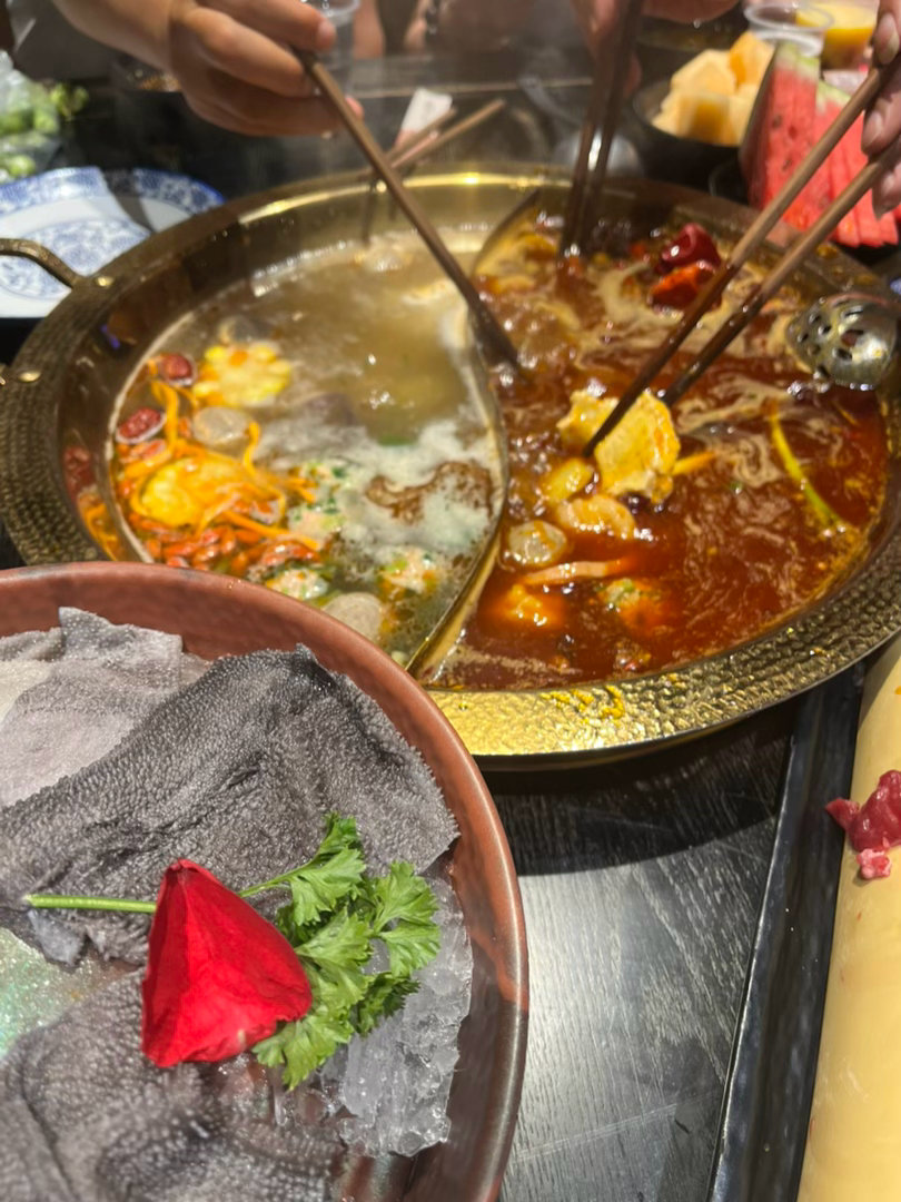 先填饱肚肚一会6点看宝贝，抢螺蛳粉～ 