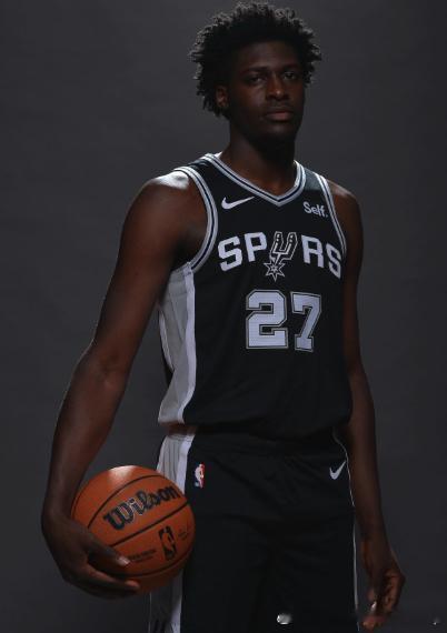 NCAA再一次颠覆我的认知，我承认看不懂如今的大学体育。Charles Bedi